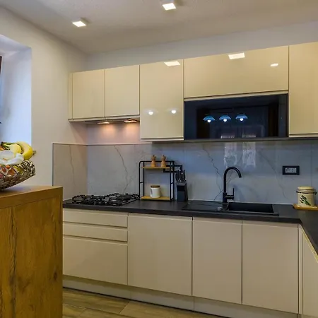 Perini Villa Šajini