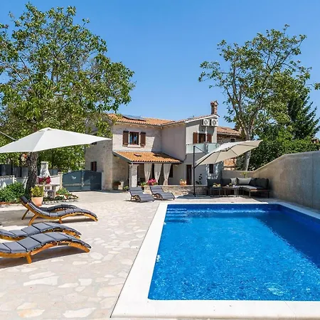 Perini Vila