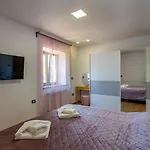 Perini *
